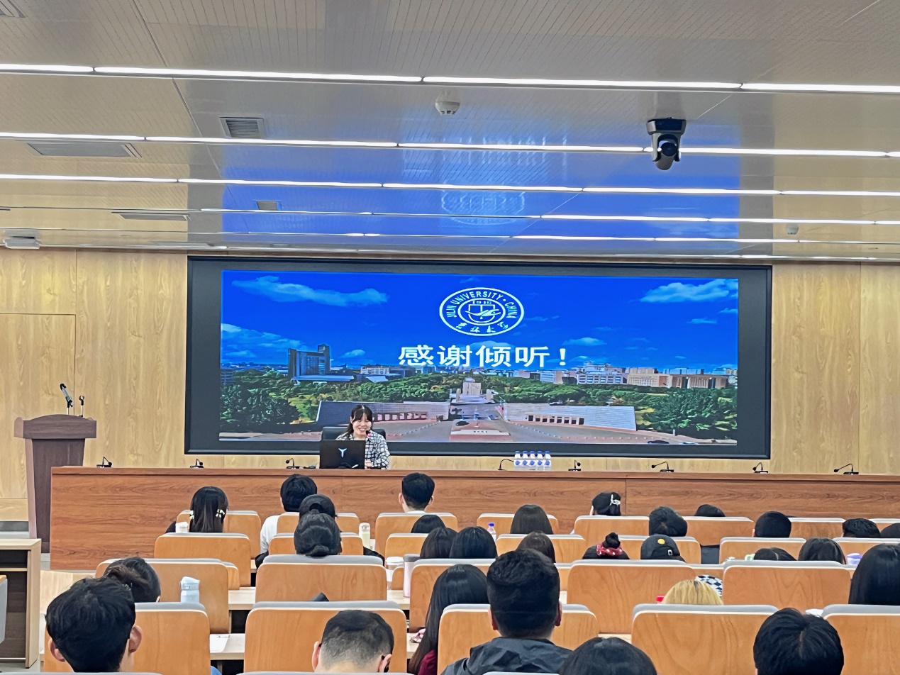 會議室里的人們中度可信度描述已自動生成